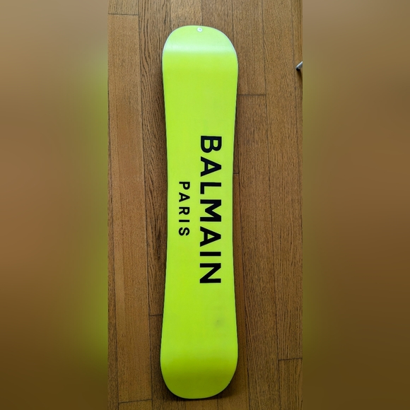 BALMAIN X Rossignol Snowboard 58 Inches / 149cm Collector. New. RRP: $5995 - Picture 5 of 16